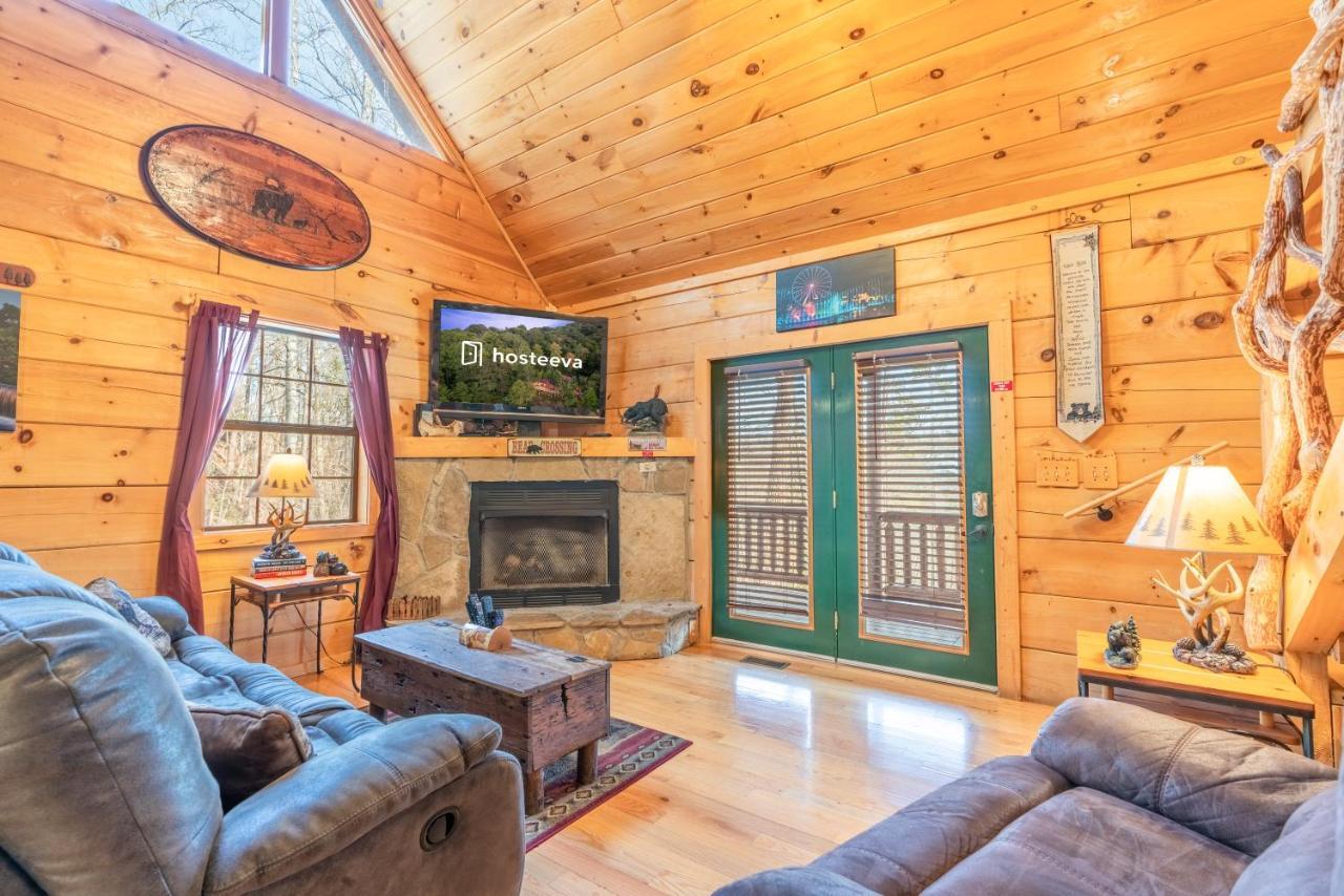 Moonshine Ridge Cabin With Hot Tub And Fire Pit Pigeon Forge Exterior photo