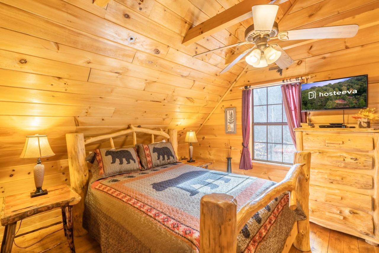 Moonshine Ridge Cabin With Hot Tub And Fire Pit Pigeon Forge Exterior photo