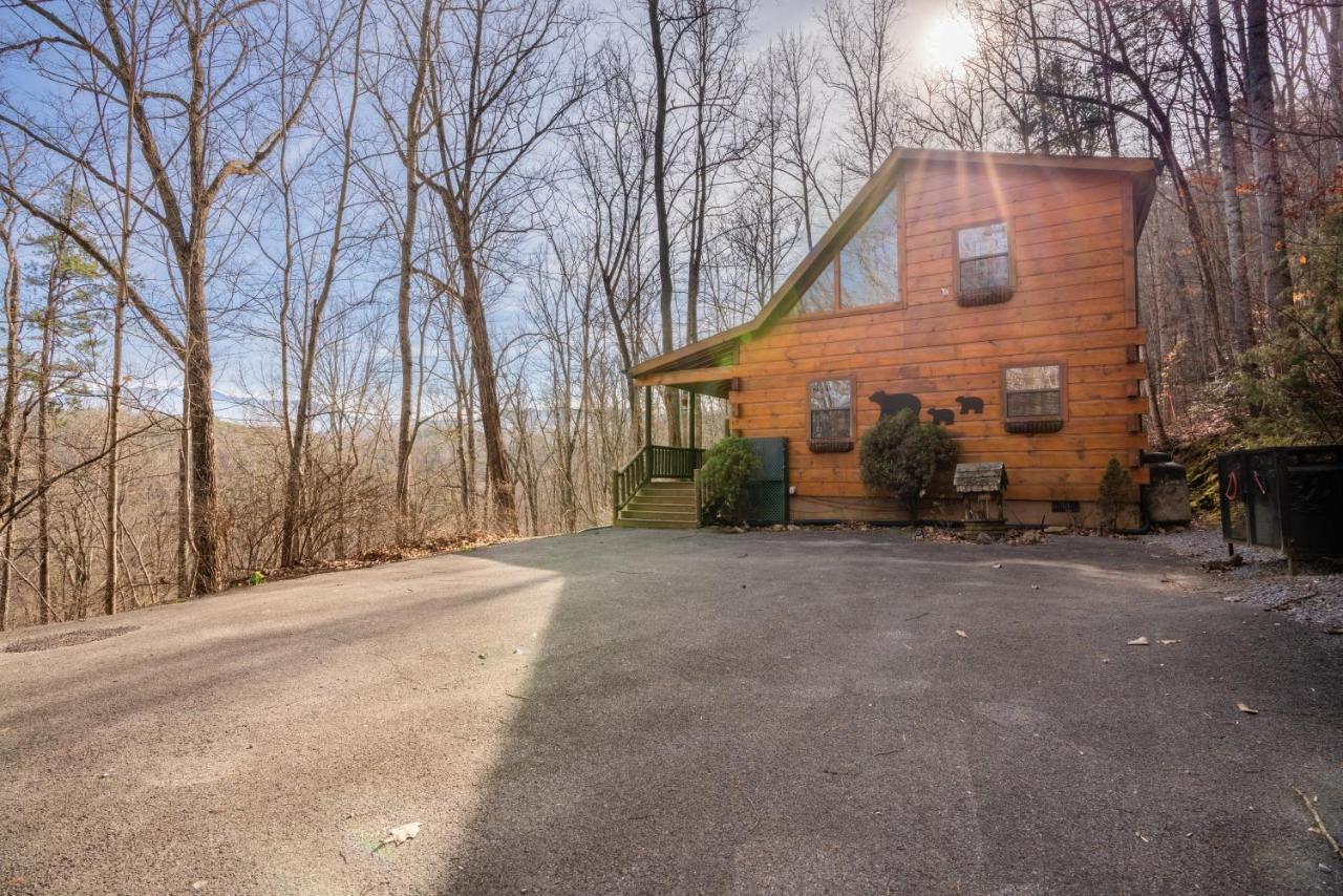 Moonshine Ridge Cabin With Hot Tub And Fire Pit Pigeon Forge Exterior photo